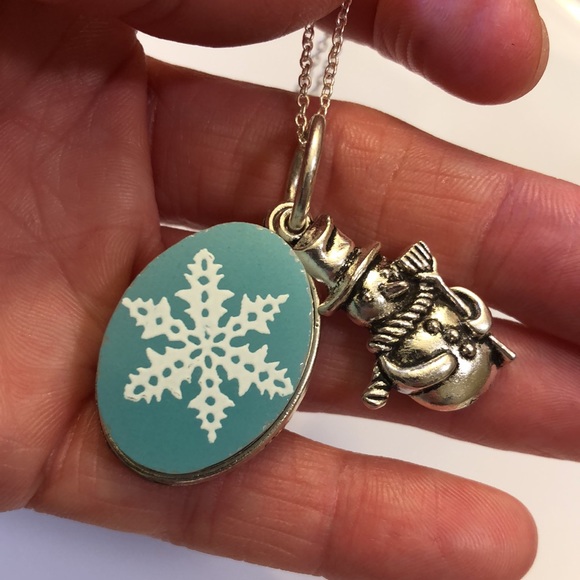 Vintage Pyrex Snowflake necklace handmade upcycled pendant snowman charm - Picture 2 of 6